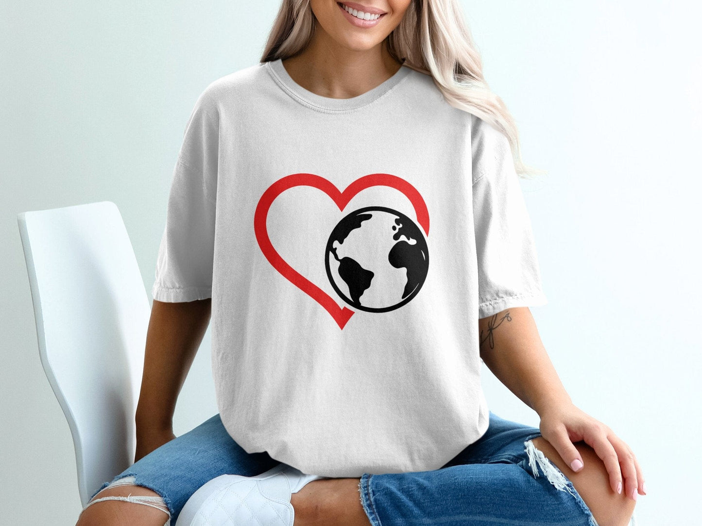 Love the Earth Heart Monochrome Tee